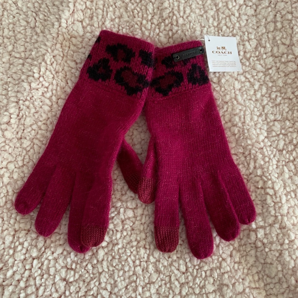 NWT Coach Ocelot Touch Gloves
